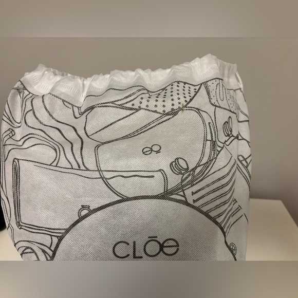 CLOE Elegant Black Leather Women's Bag - Picture 5 of 6